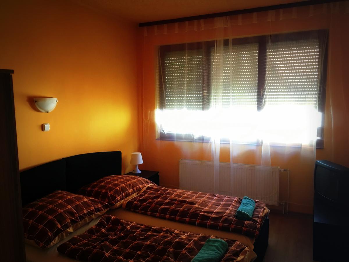 Bed and Breakfast Palota Panzió Budapest Esterno foto